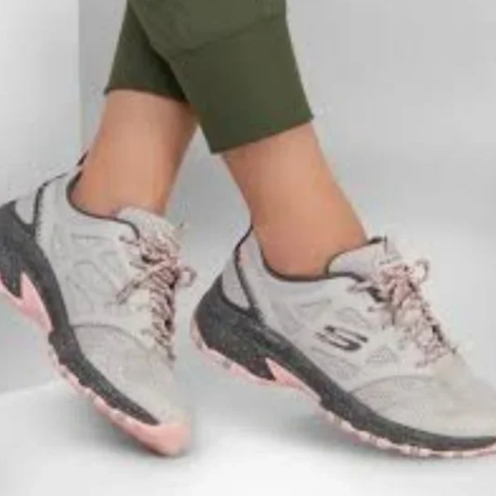 ❤️ SKECHERS HILLCREST ESCAPADE TRAIL SHOES W MEMORY FOAM NIB SZ 8